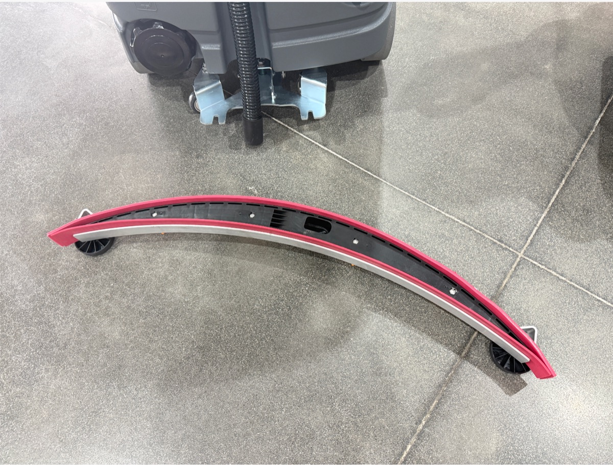 Customized floor scrubber squeegee with a continuous no-hole blade